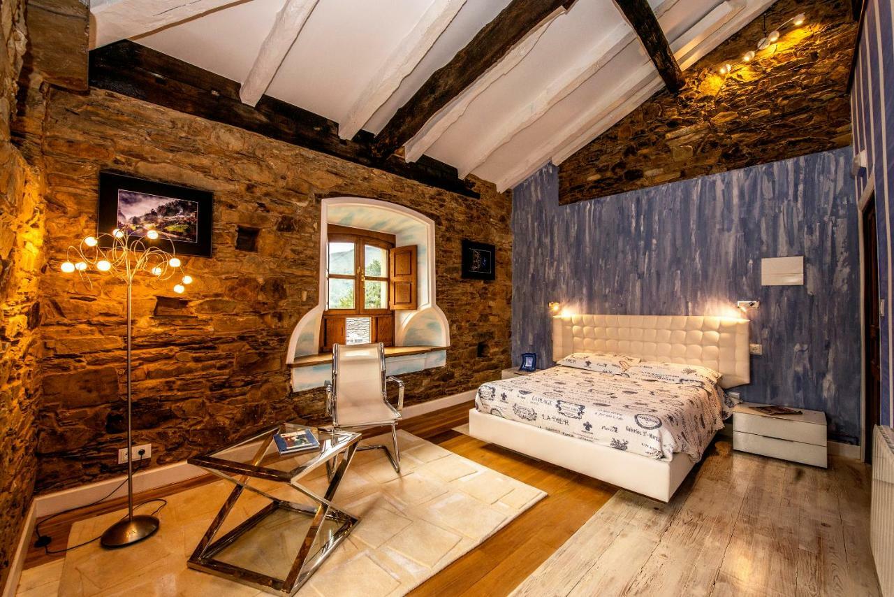 As Casas Do Retratista Adults Only