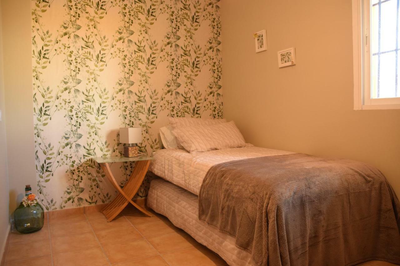 Casa Capellania-chalet Con Piscina Junto A Madrid Holiday home *