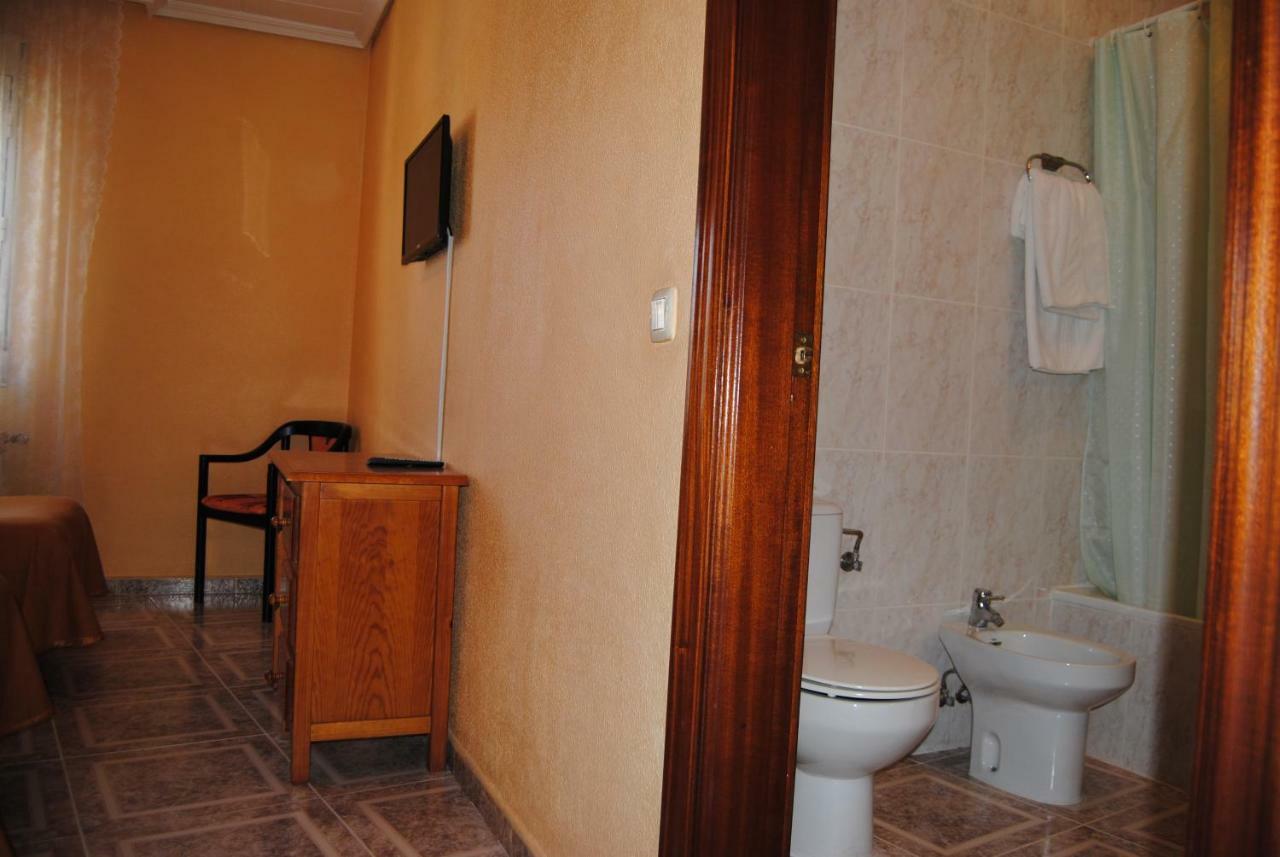 Pensión ávila 2*