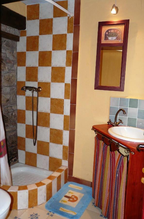 La Colmenita Apartment Navalsaz