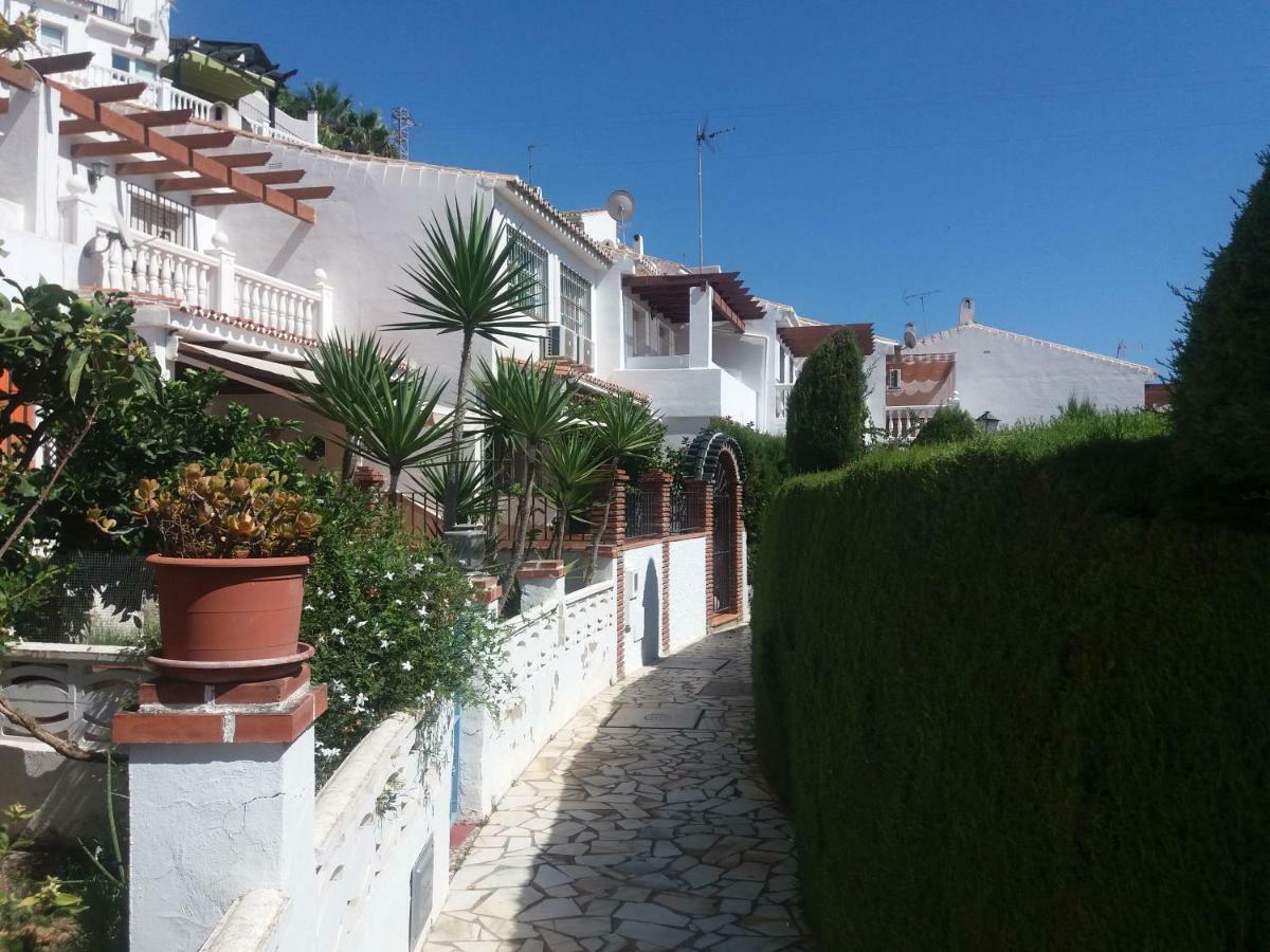 Сasa de vacaciones Adosado Con Piscina En *