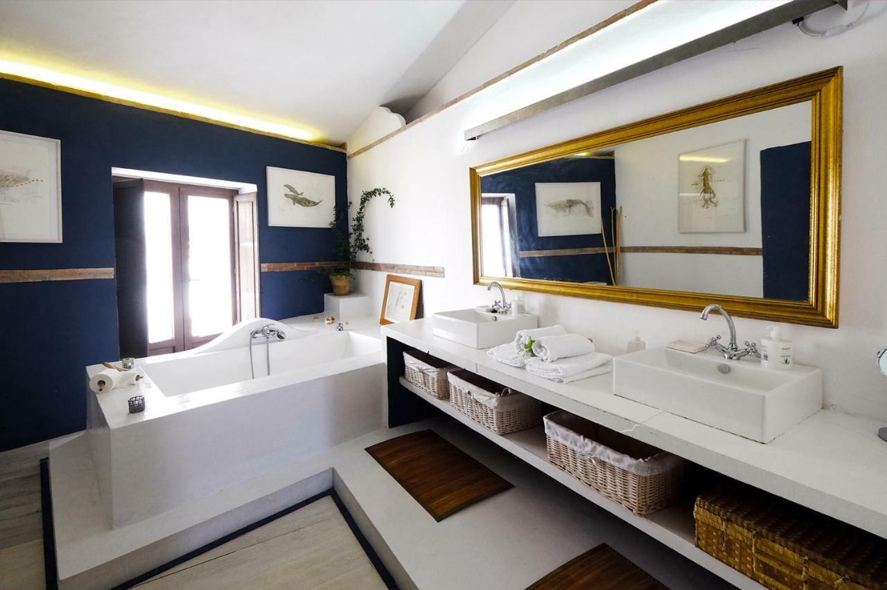 La Casa De La Luz. Artisthome Holiday home *