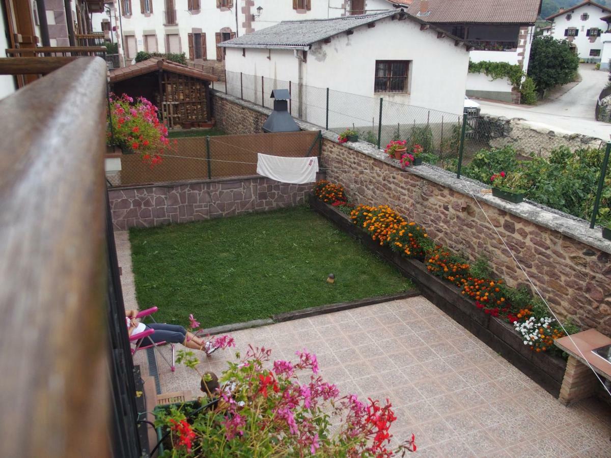Casa Rural Txolinenea * Lantz