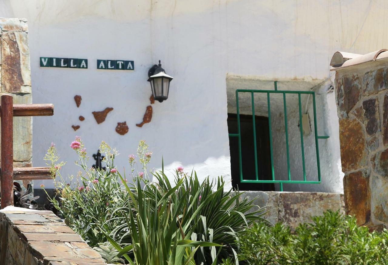 Casa-cueva Alta Country house *