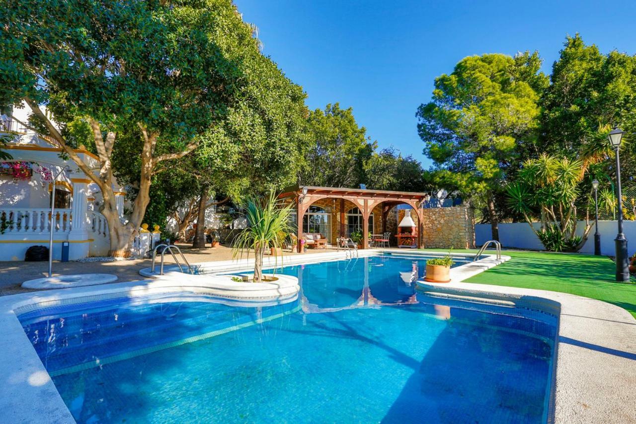 Casita Cerrillo En De Con Piscina