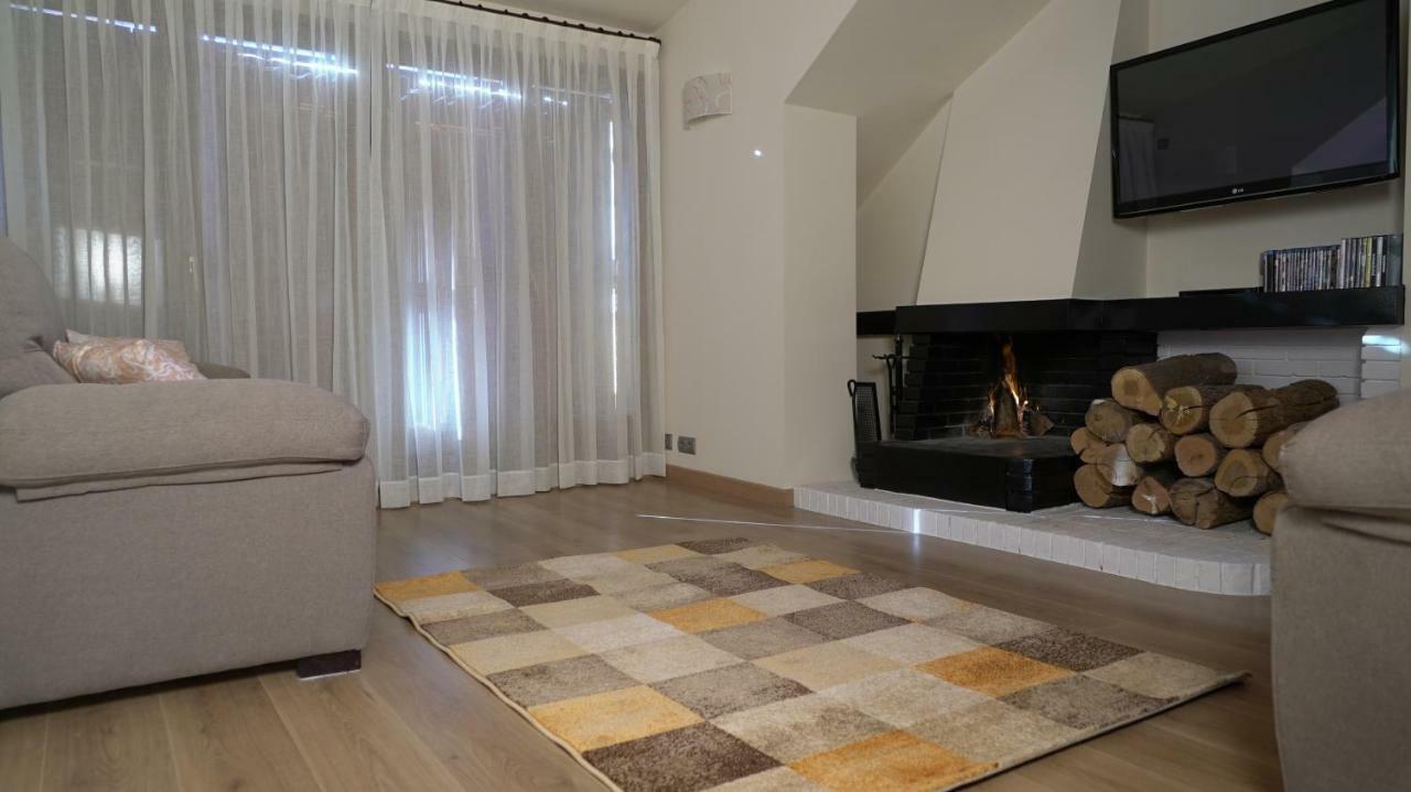 Luminoso Atico En Con Vistas Unicas Y Jardin * Llivia