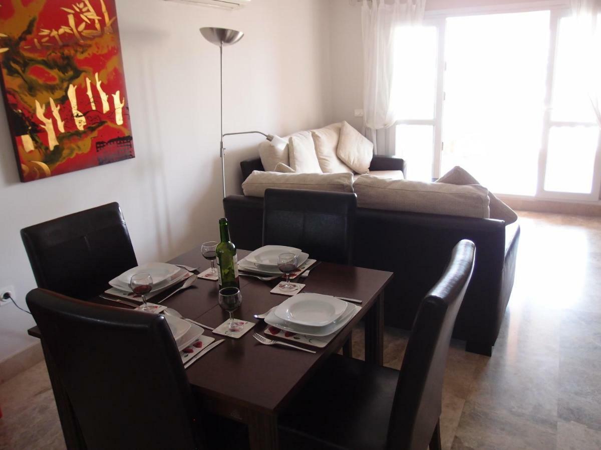 Luxury In With Free Secure Parking Apartment *