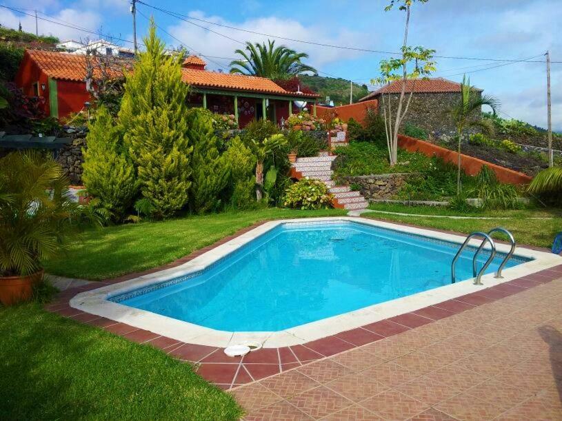 La Casita De *