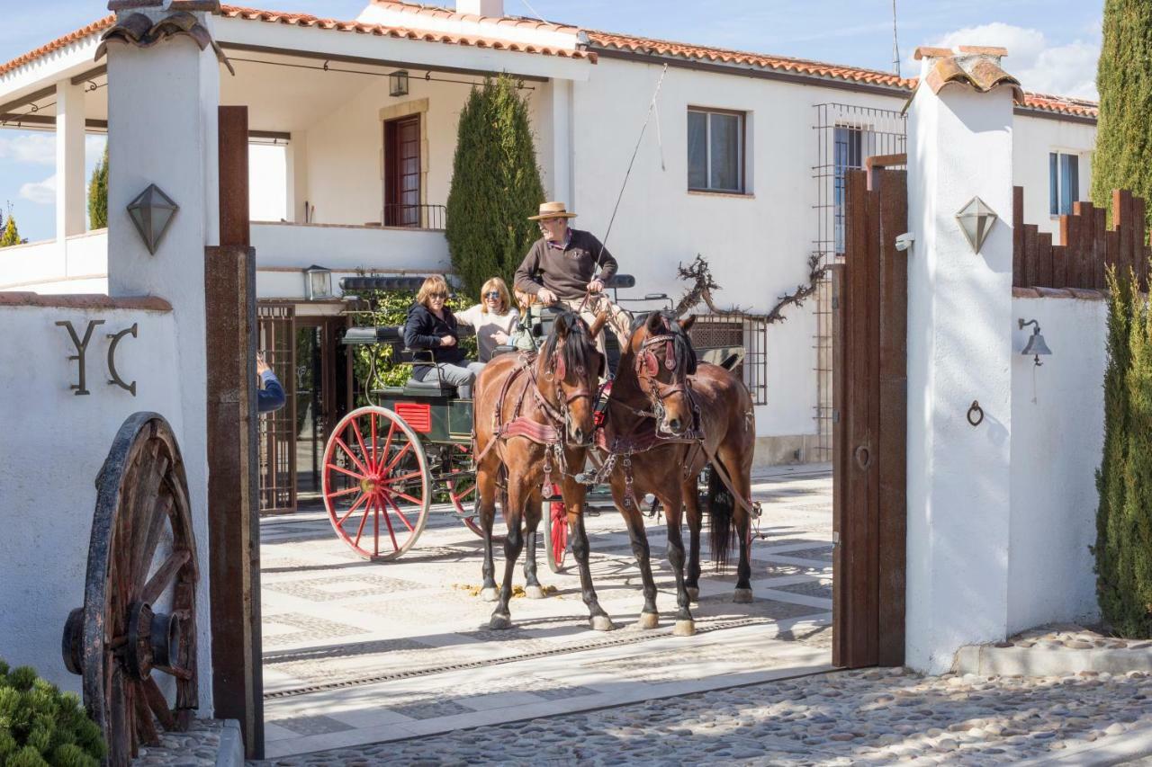 Hearts & Ponies Con Piscinas Privadas Cerca De La Warner Chinchon