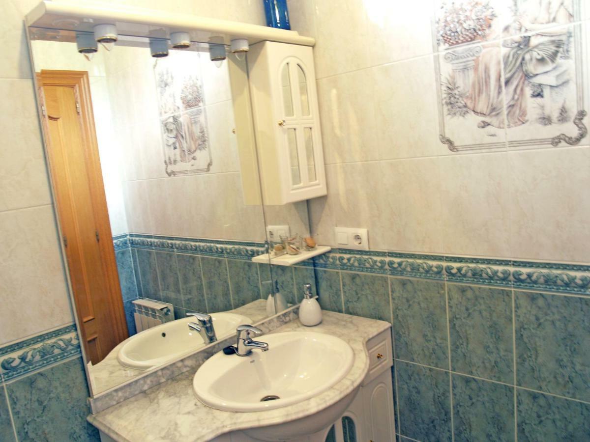 El Capricho De Navares Country house
