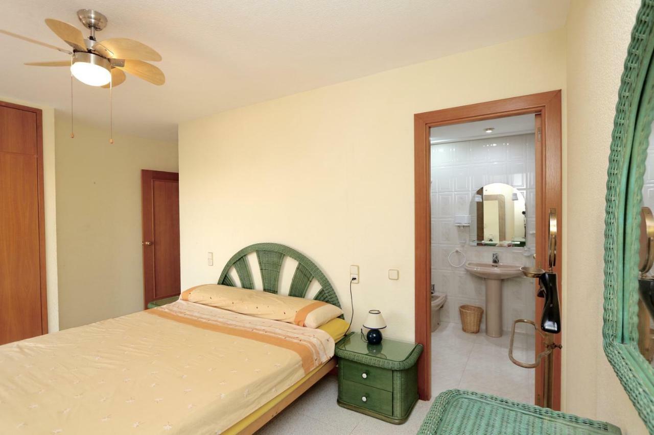 In With 3 Bedrooms And 2 Bathrooms. Apartment Calpe