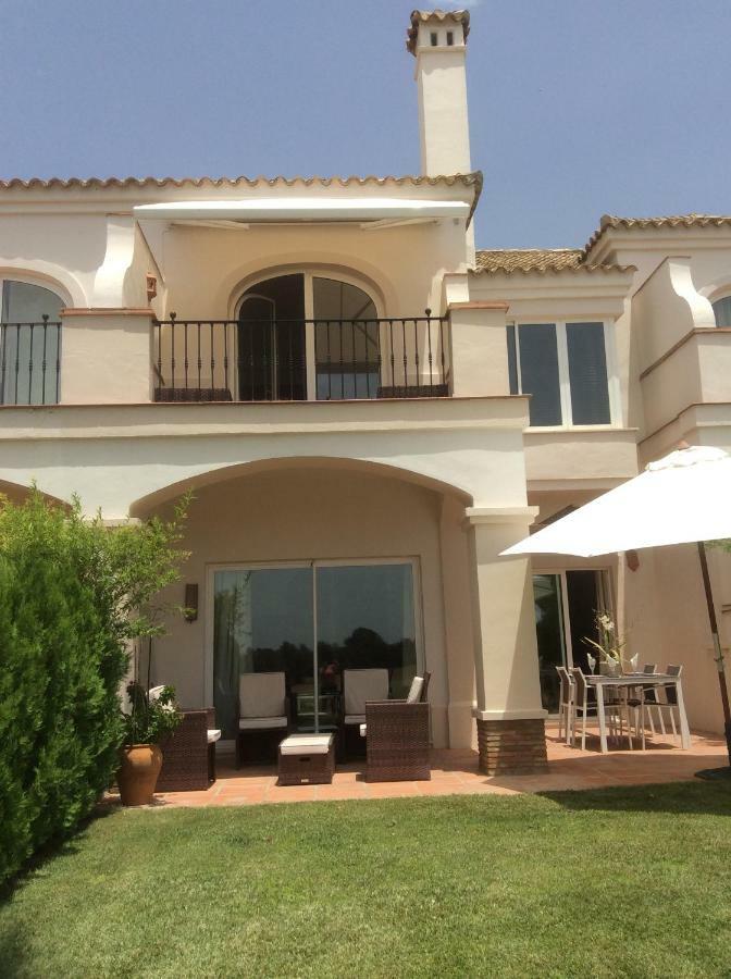 Arcos Gardens Luxury Townhouse *
