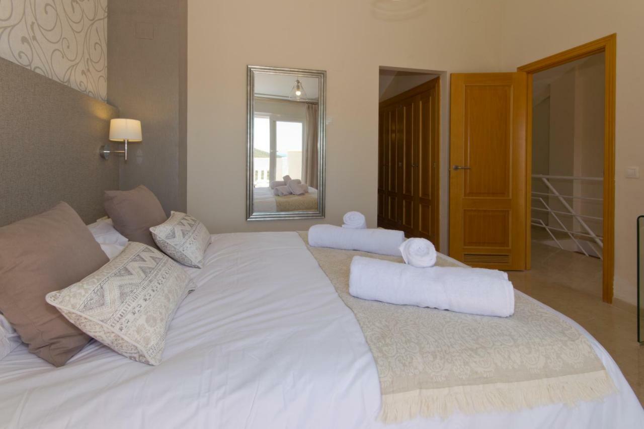 Luxury In Beach Apartment *