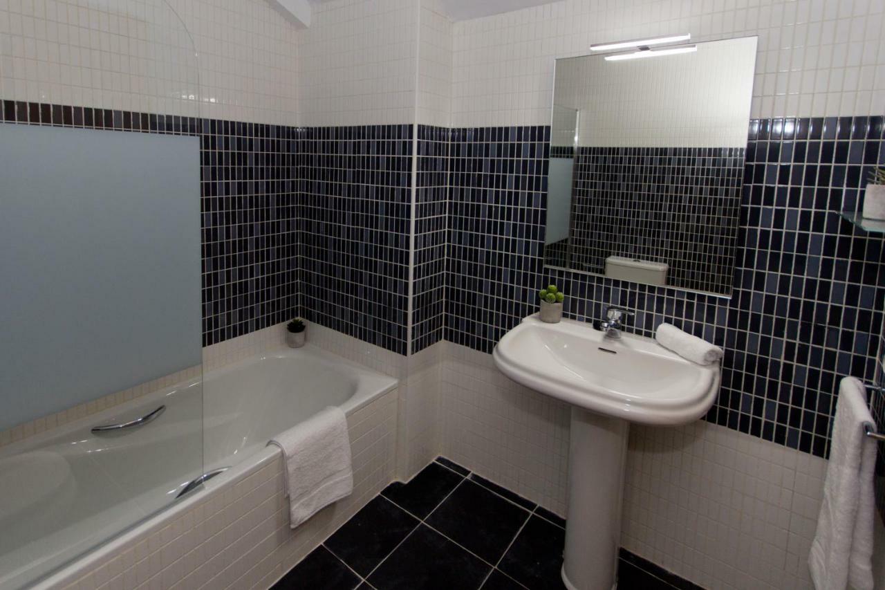 Luxury In Beach Apartment Manilva