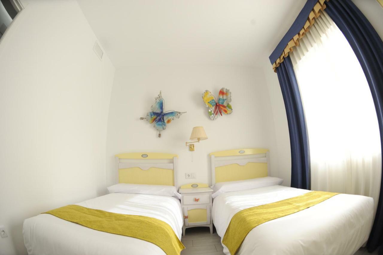 Retiro Del Teatro Hotel 3*