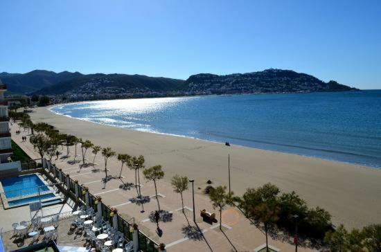 Apartment Holidays Penthouse: Panoramic Port Views With Free Wifi & Parking