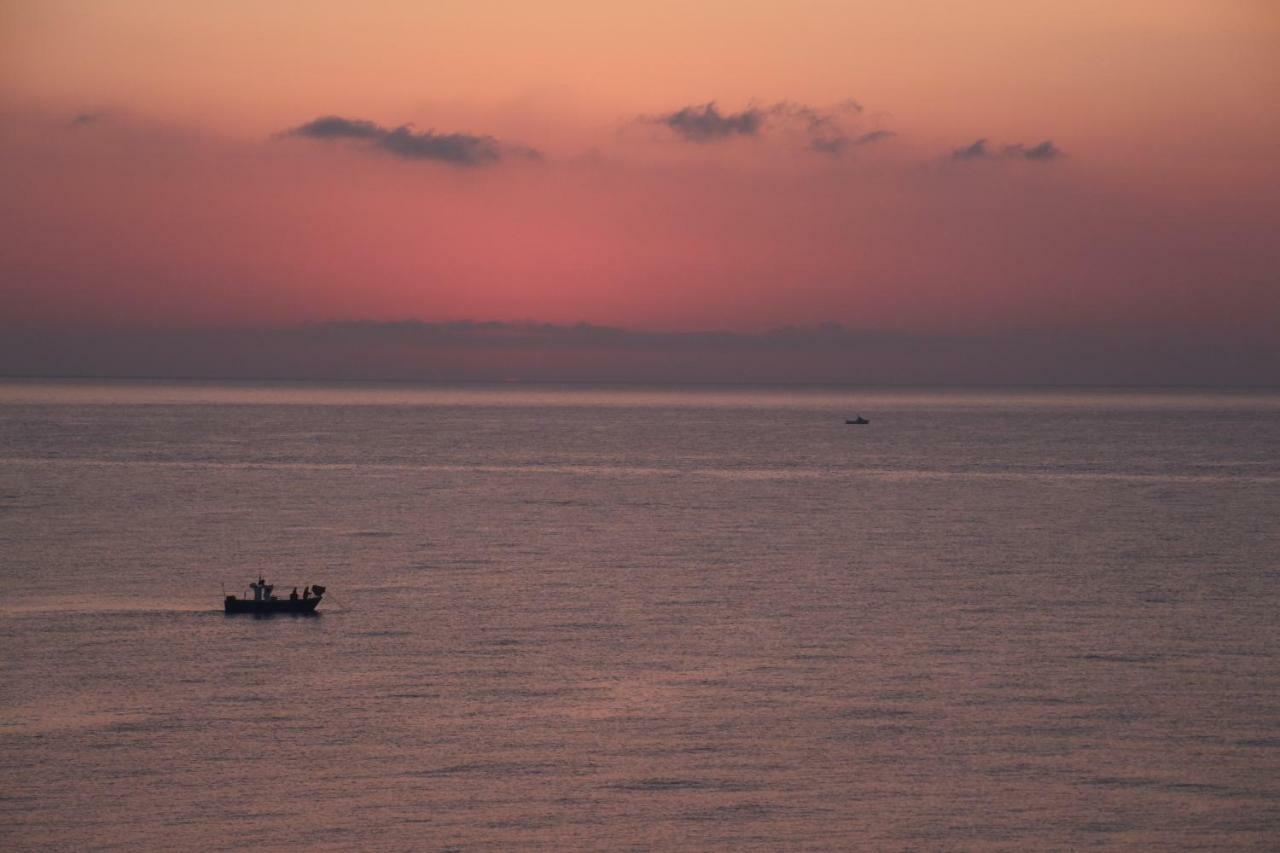 Frente Al Mar