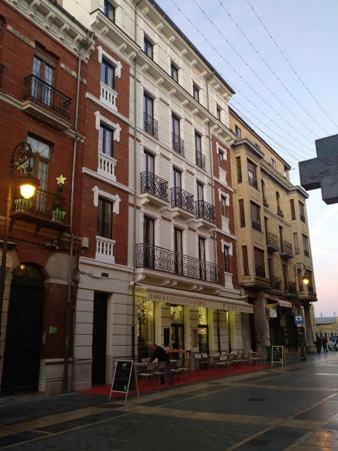 Principia Apartment *