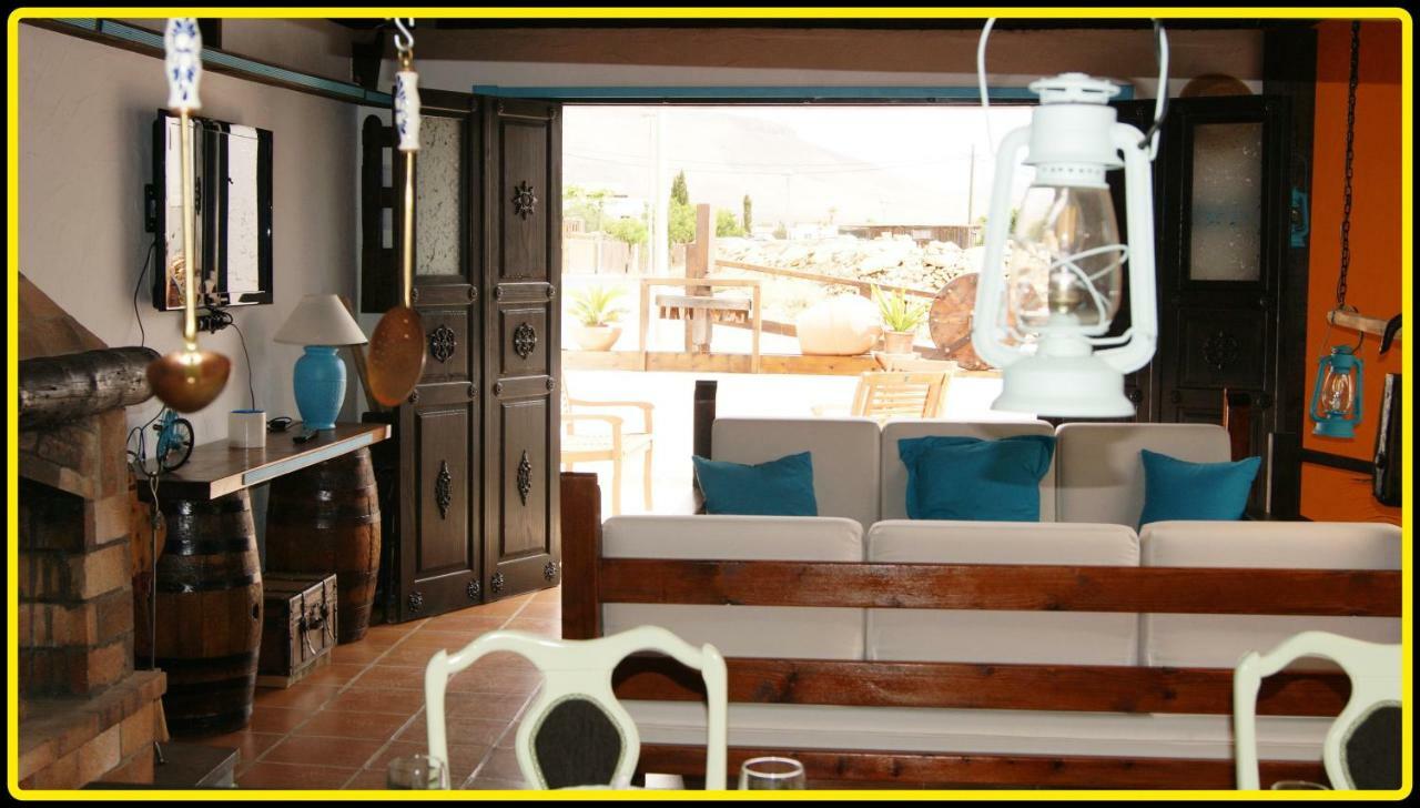 Tinajas Villa *