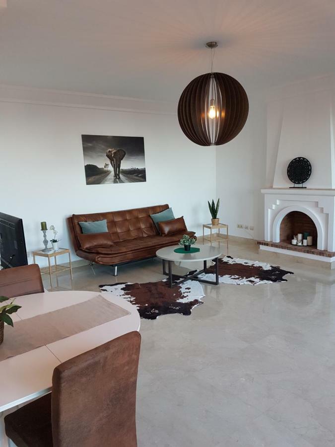 Seaview Apartement Sitio de Calahonda