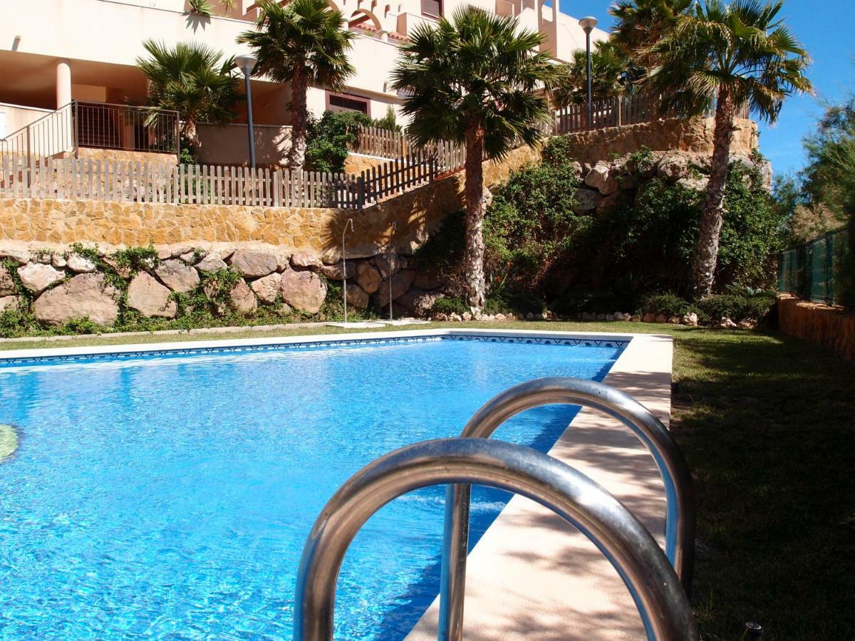 Tranquilo Cerca De Buena Piscina Y Con Buen Aire Acondicionado Apartamento