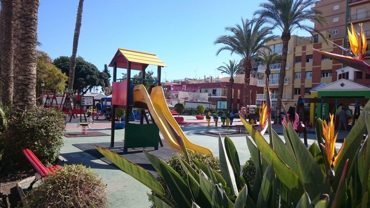 Tranquilo Cerca De Buena Piscina Y Con Buen Aire Acondicionado Apartamento