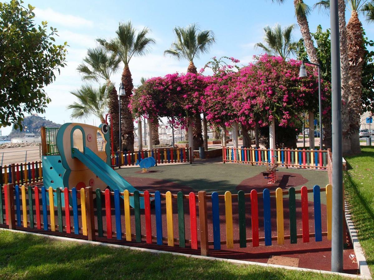 Tranquilo Cerca De Buena Piscina Y Con Buen Aire Acondicionado