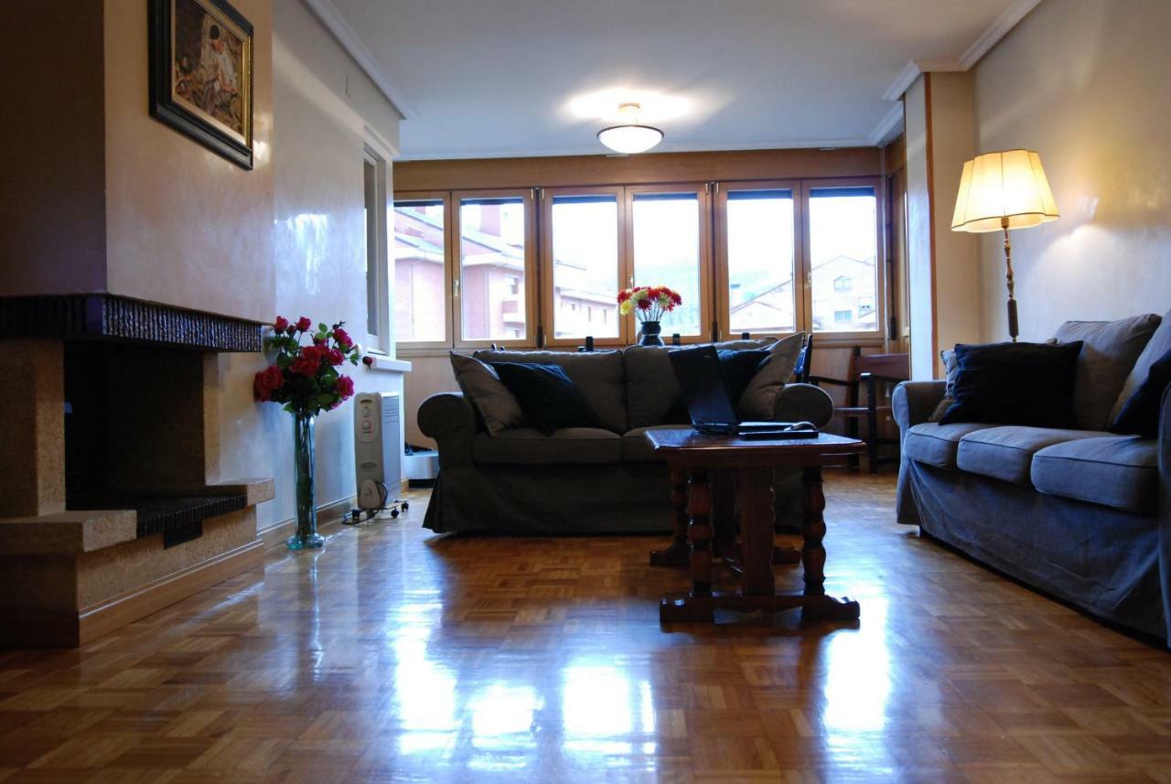 Apartamento Los Sauces I Jaca