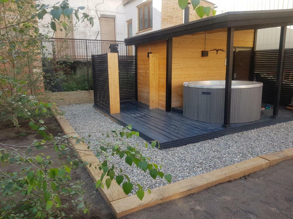 Amaroq Explorers Basecamp Holiday home Tremp