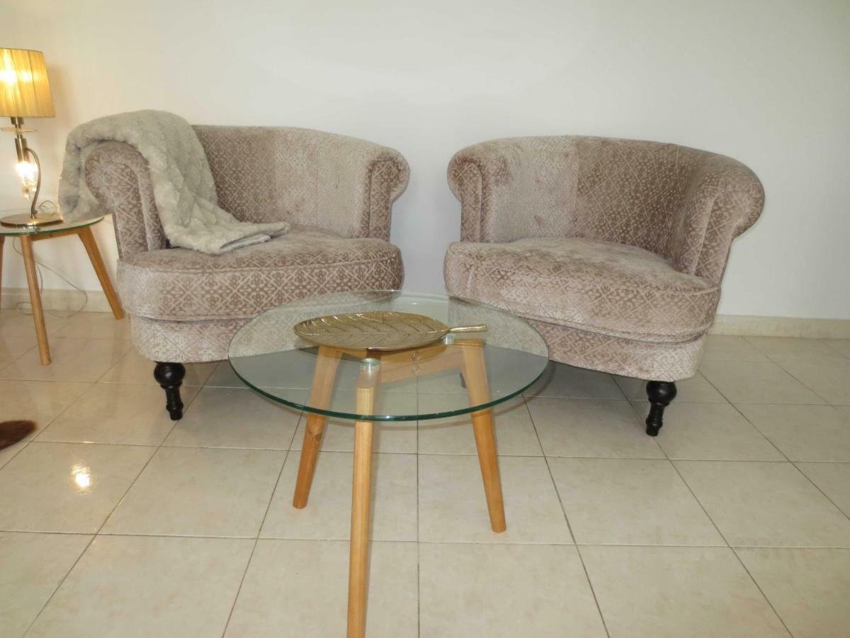 Golden Dreams & Perfect For ***** Apartment *