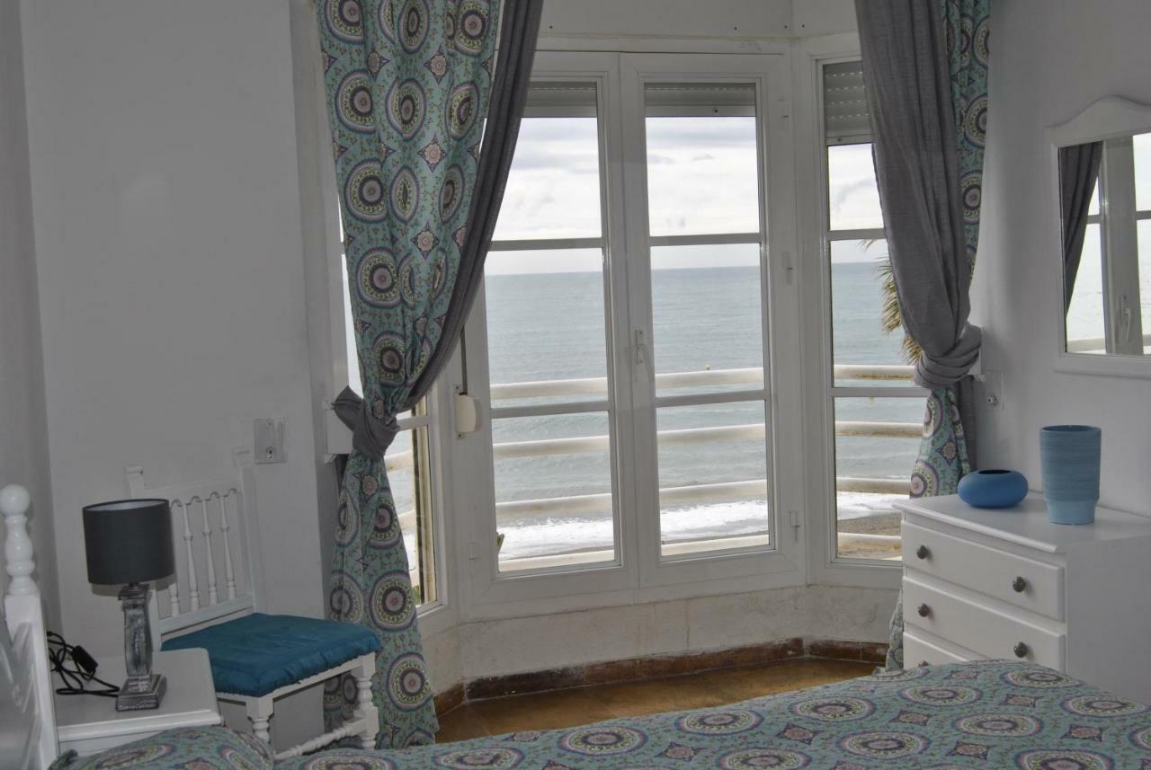 Apartamento Frente Al Mar,primera Linea De Playa *