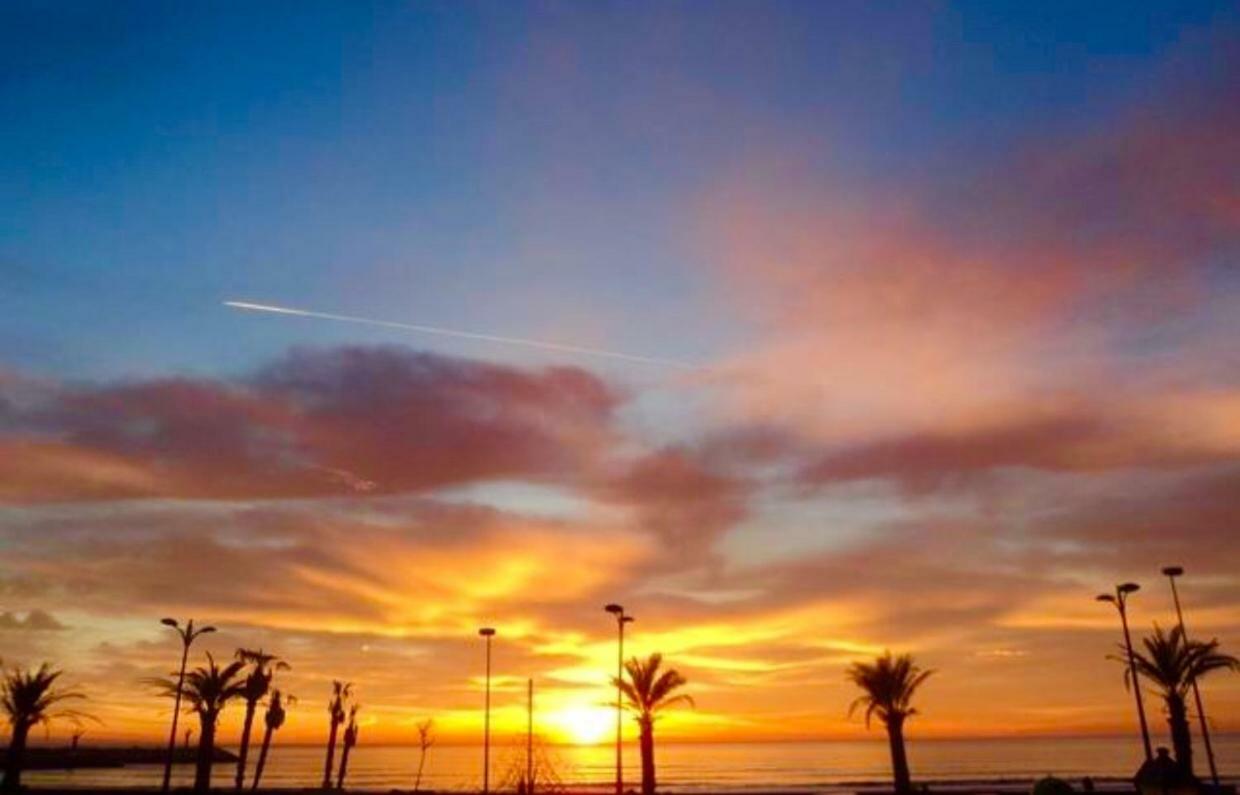 - Vistas Al Mar * Port Saplaya