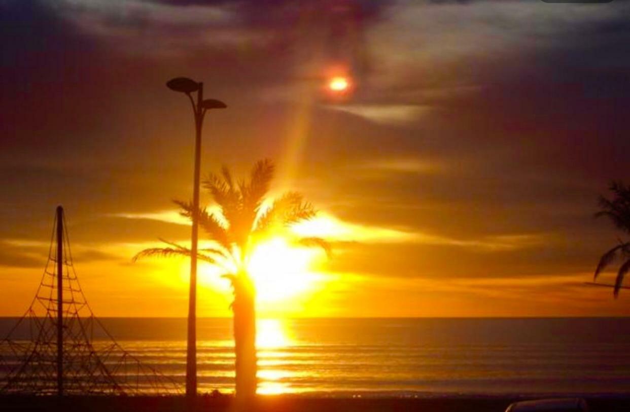 - Vistas Al Mar