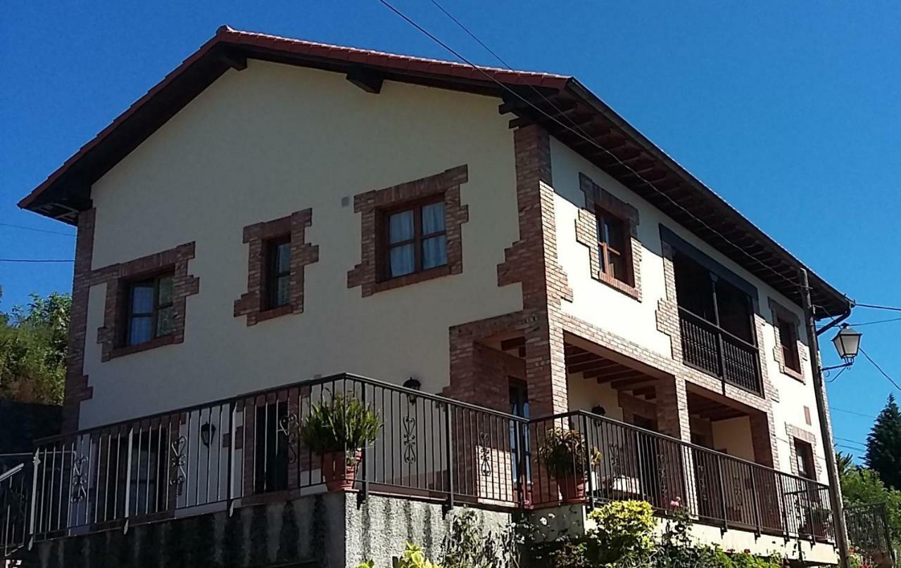La Huertina Apartment *