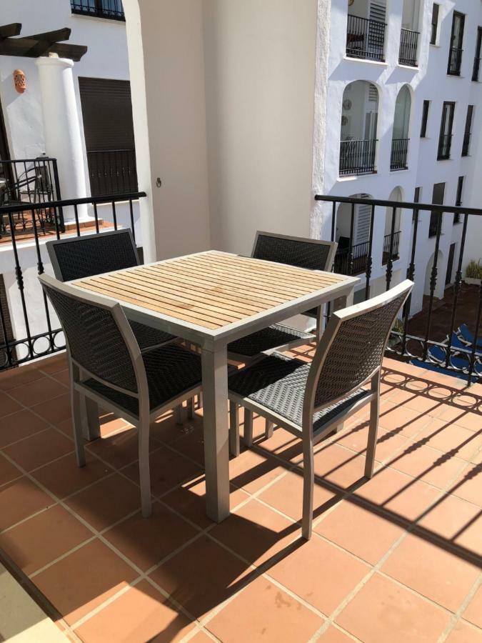 Puerto De La Duquesa Sea View Apartamento