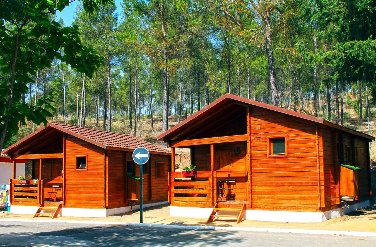Centro De Ocio Alua Bungalows Camping Rafting Benameji