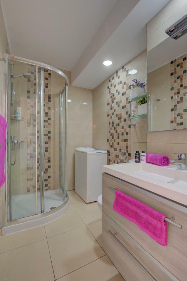 Apartment 307 Bright, Sea View, Air Conditioning With Swimming Pool