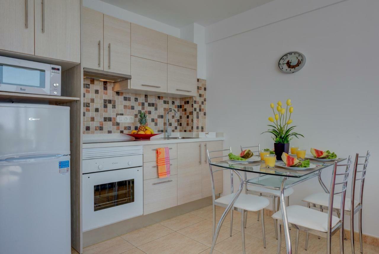 307 Bright, Sea View, Air Conditioning With Swimming Pool Playa de las Americas (Tenerife)