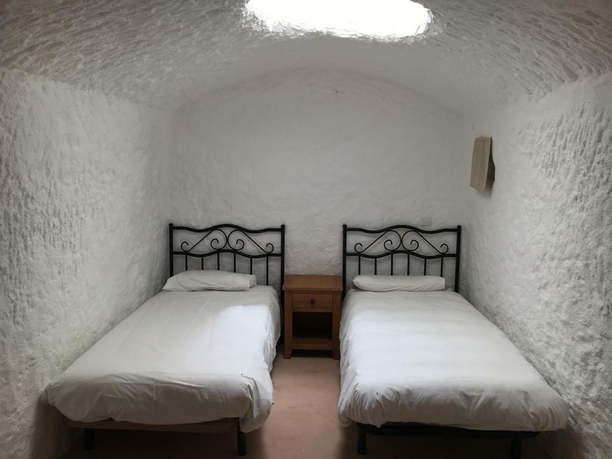 Cuevas Del Cipres * Baza