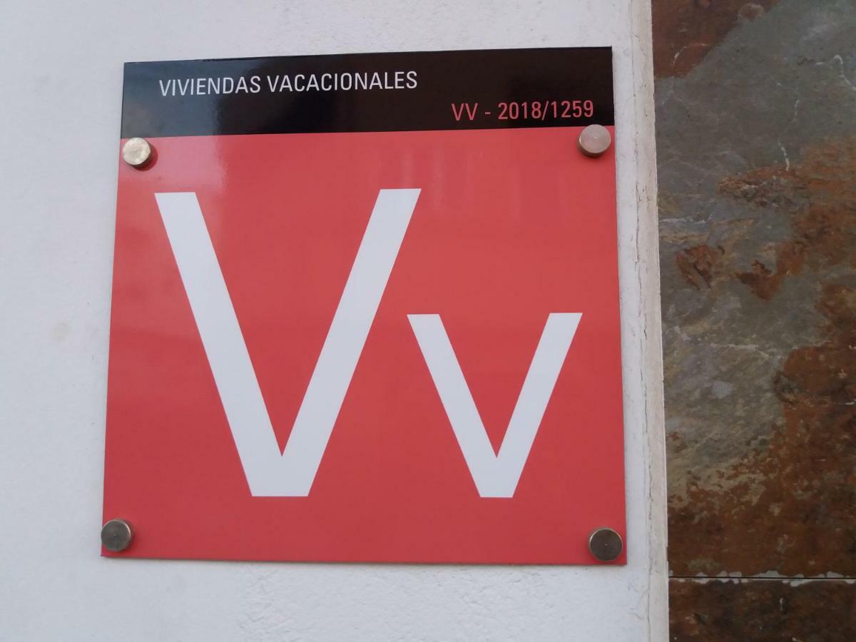 Private Solarium - 2br House Near The Airport Сasa de vacaciones *