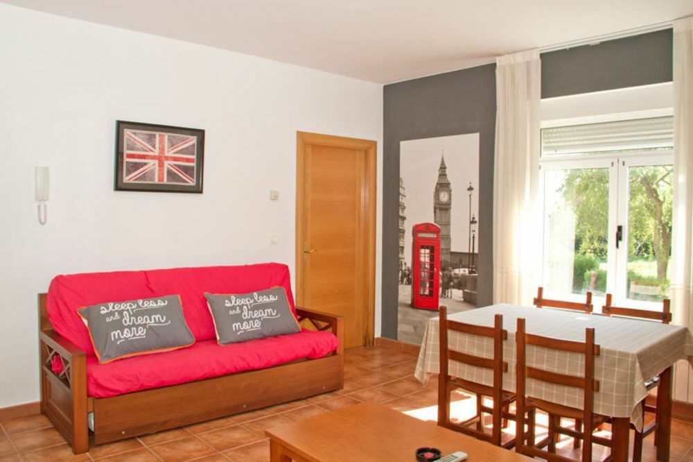 Hotel Mirapenas Gozon