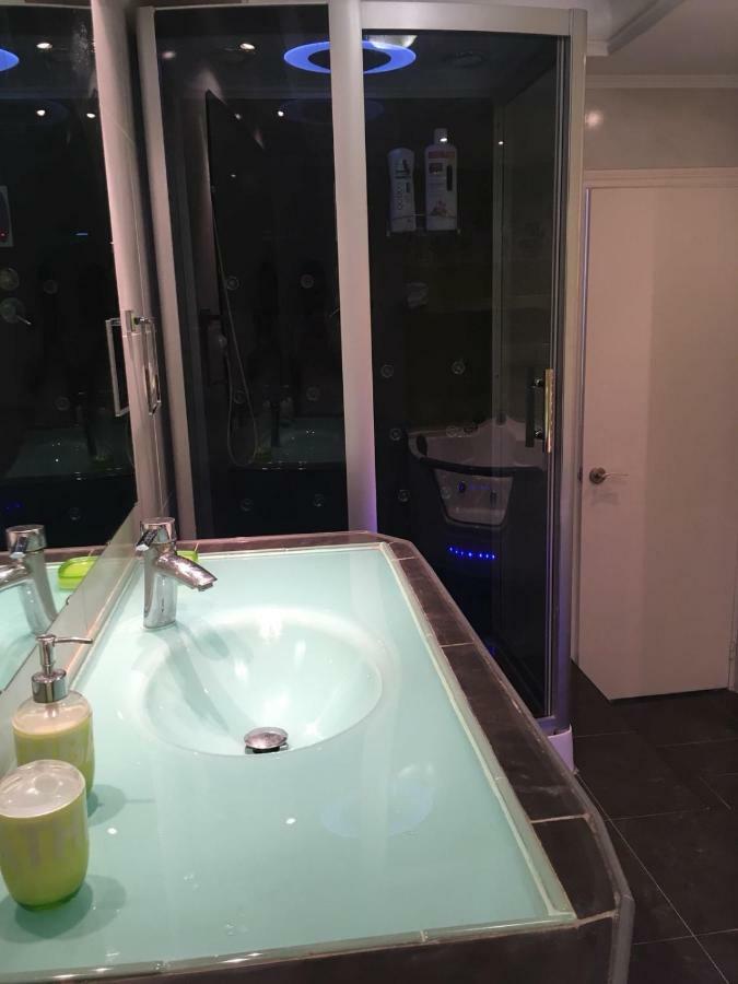Piso Romántico Y Moderno En Apartamento Ronda