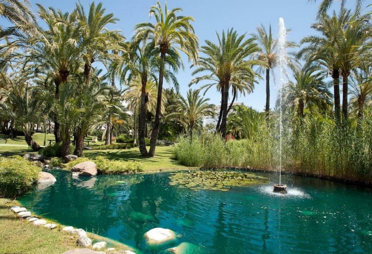 Beachfront Luxury Residence, Playas Del Duque, Puerto Banus, Apartment *
