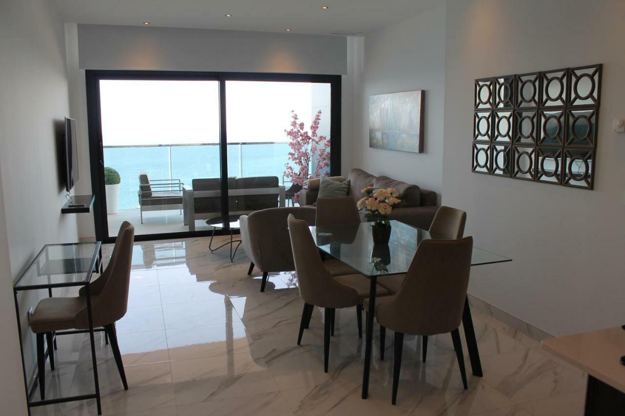 Sunset Drive Sea Views Apartment *