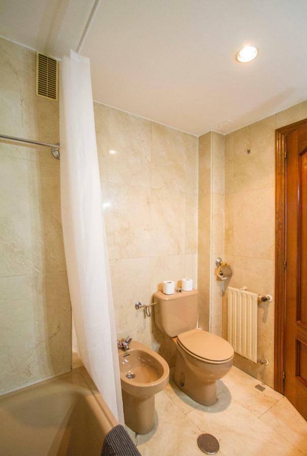 Piso Confortable Y Muy Luminoso Con Parking Apartment Madrid