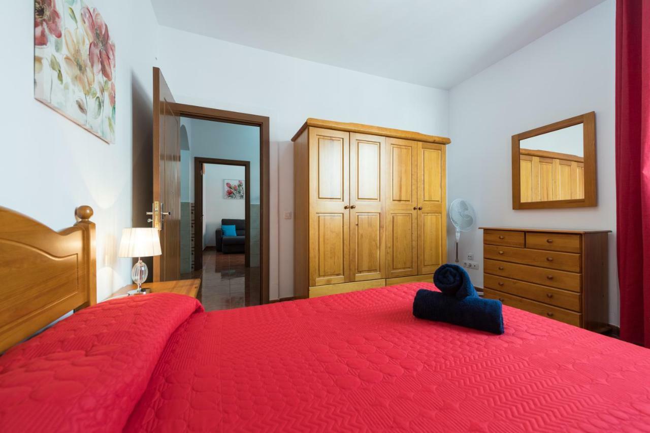 Private Solarium - 2br House Near The Airport