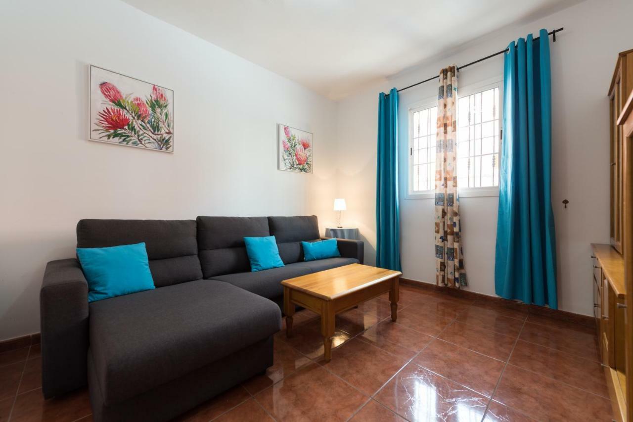 Private Solarium - 2br House Near The Airport * Vecindario (Gran Canaria)