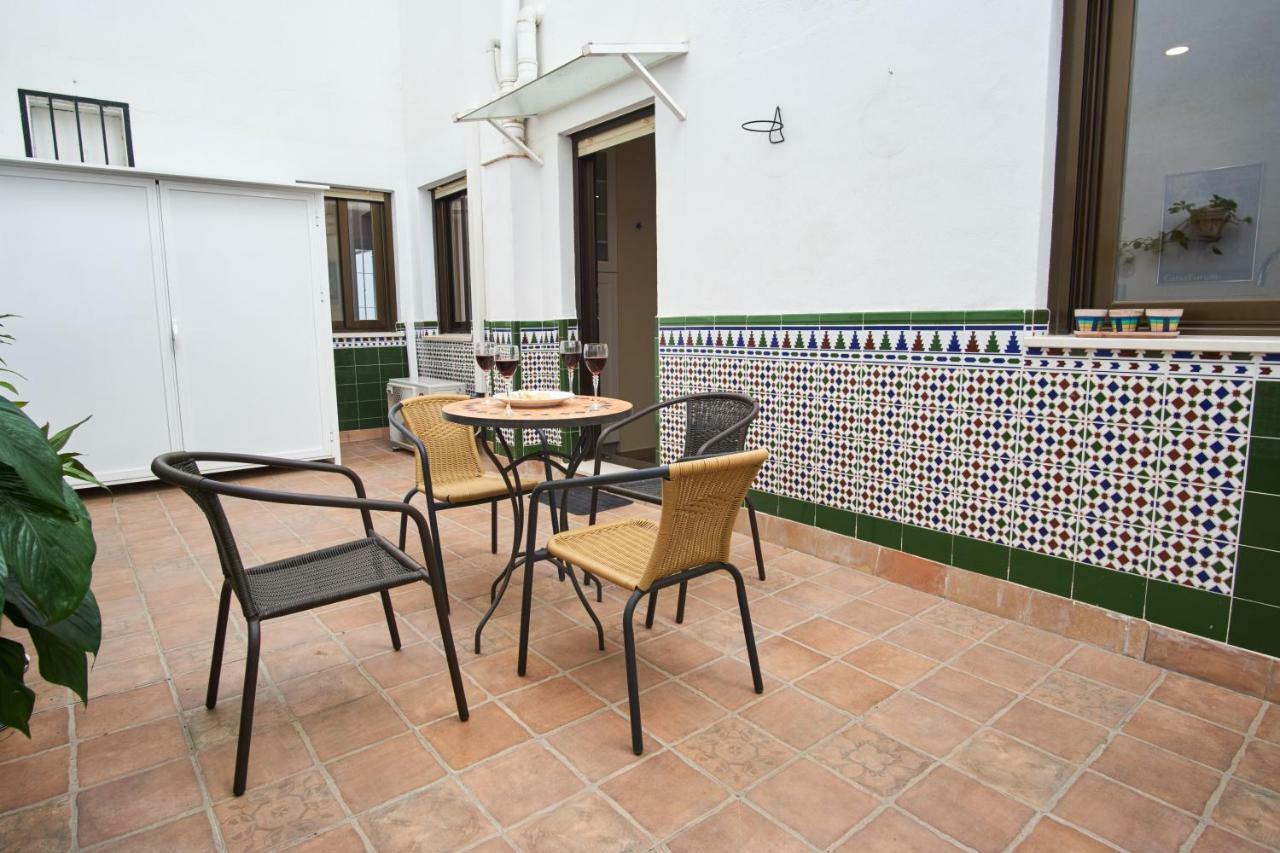 Apartamento Rodrigo De Triana Courtyard By Valcambre *
