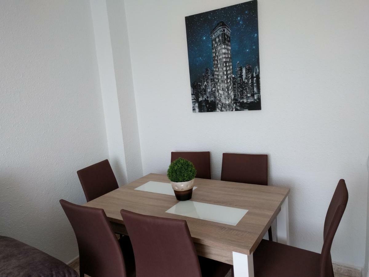 Manzanera, Junto Ayuntamiento Y Riojaforum Logrono