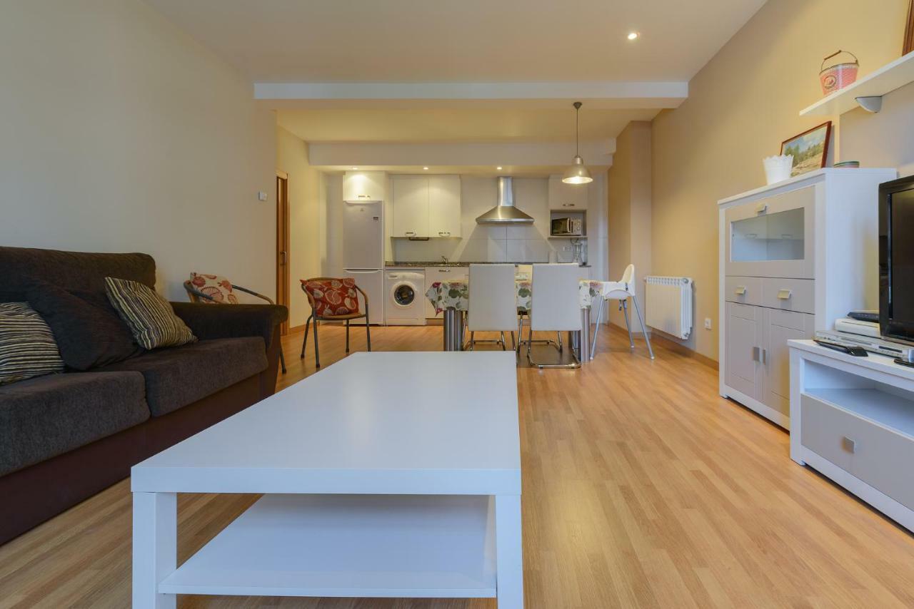 Mirando A B C Apartamento Llanes